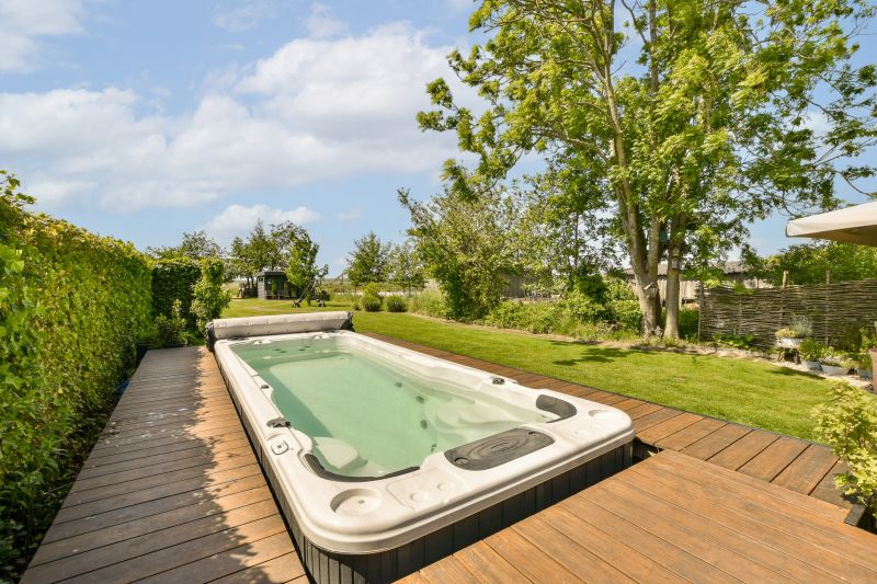 Hot Tub Deck Installation in Seattle, WA